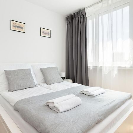 Doki Business Apartment Center Gdansk By Yoca מראה חיצוני תמונה